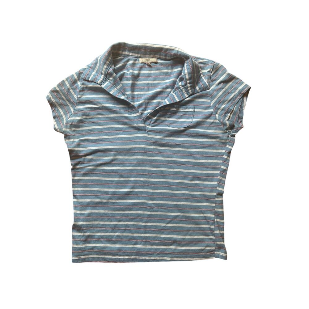 Small LEI Y2K vintage soft and stretchy baby tee v neck and cropped